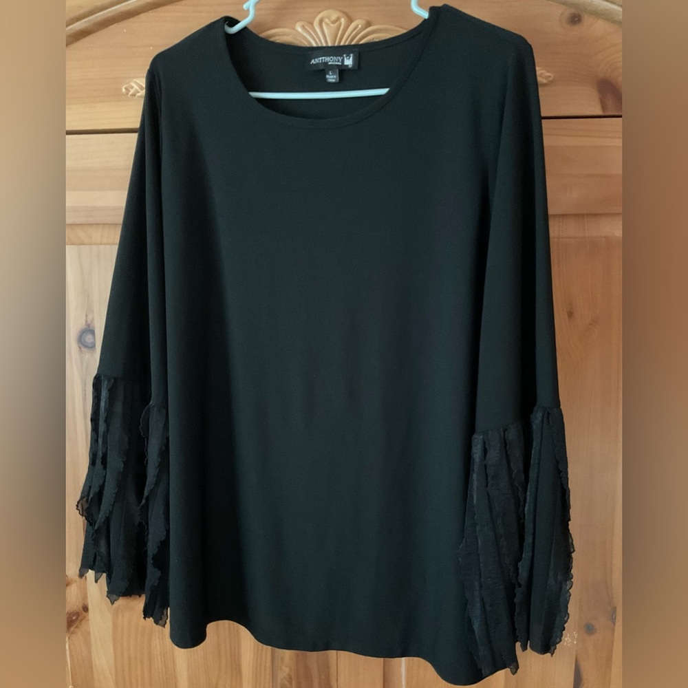 Antthony 2 piece set, size L. Black top and pants with flared sleeves and leg